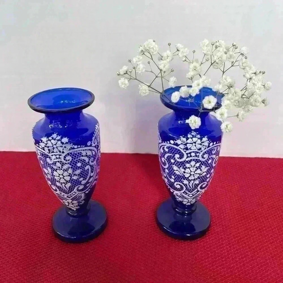 Gorgeous Vintage Cobalt Blue Glass Vases w/ Enamel Painted Lace Design set of 2 - Picture 4 of 7